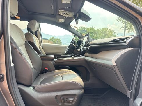 Used 2022 Toyota Sienna XSE w/ XSE Plus Package FWD image 29