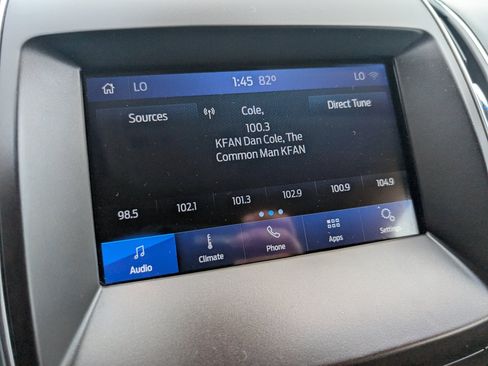 Used 2020 Ford Edge Titanium image 20