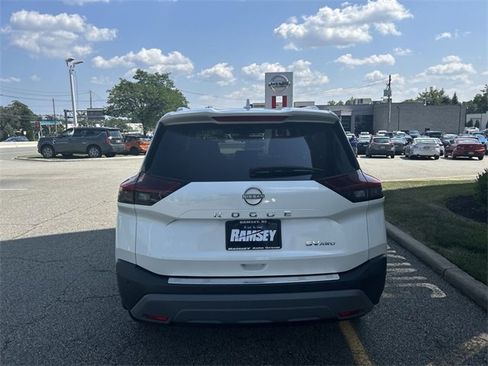 Certified 2023 Nissan Rogue SV w/ SV Premium Package image 7