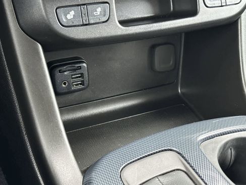 Used 2022 Chevrolet Colorado Z71 image 28