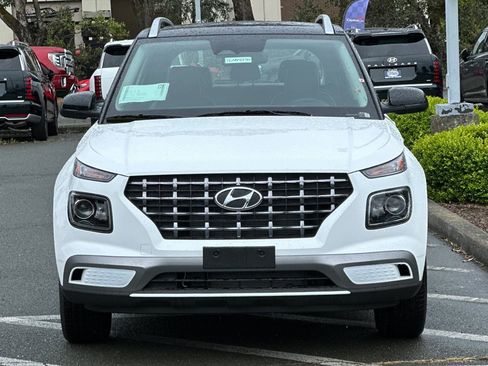 New 2026 Hyundai Venue SEL FWD image 9