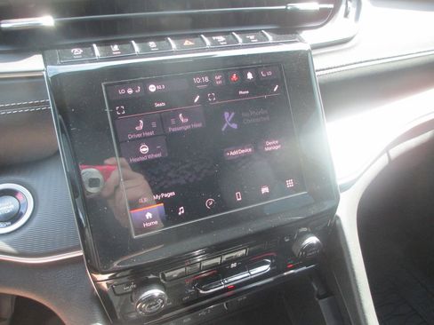 Used 2025 Jeep Grand Cherokee L Laredo w/ Luxury Tech Group I image 28