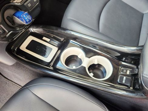 Used 2016 Toyota Prius Three Touring image 18