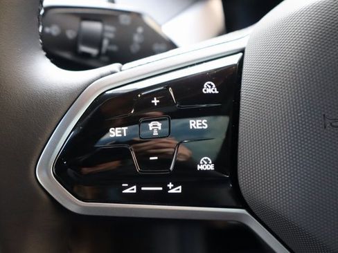 Used 2025 Volkswagen ID. Buzz Pro S Plus image 22