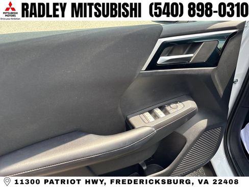 Used 2022 Mitsubishi Outlander ES AWD/4WD image 5