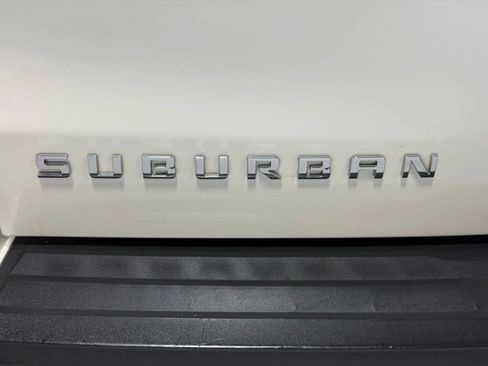 Used 2015 Chevrolet Suburban LT RWD image 12