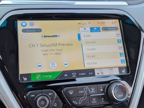Used 2019 Chevrolet Bolt Premier w/ Infotainment Package FWD image 27