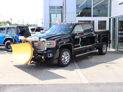 Used 2016 GMC Sierra 2500 Denali w/ Snow Plow Prep Package AWD/4WD image 3