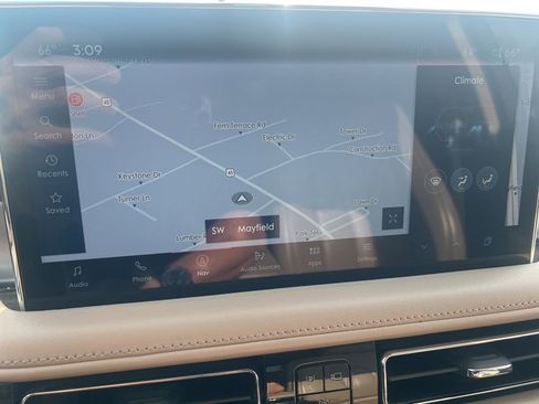 Used 2021 Lincoln Nautilus Standard w/ Equipment Group 101A image 13