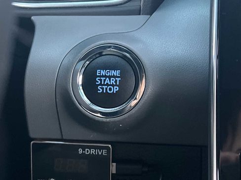 Used 2022 Toyota Avalon XLE image 8