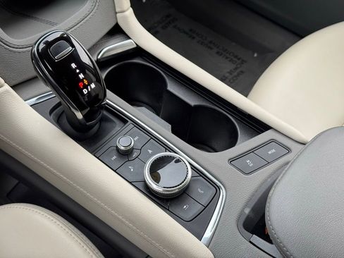 Used 2023 Cadillac XT6 Premium Luxury image 39