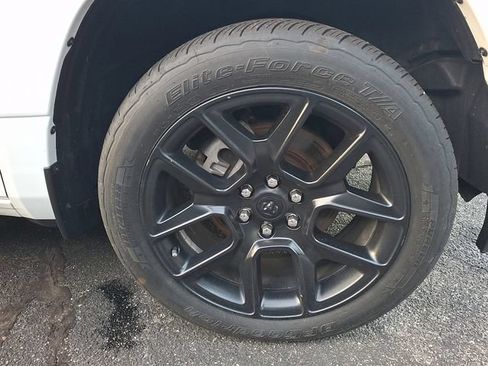 Used 2023 RAM 1500 Laramie AWD/4WD image 4