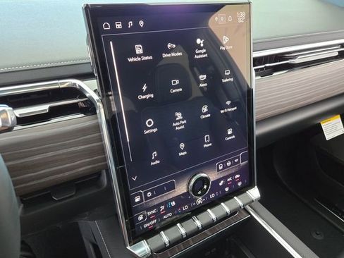 New 2025 GMC Sierra EV Denali image 11