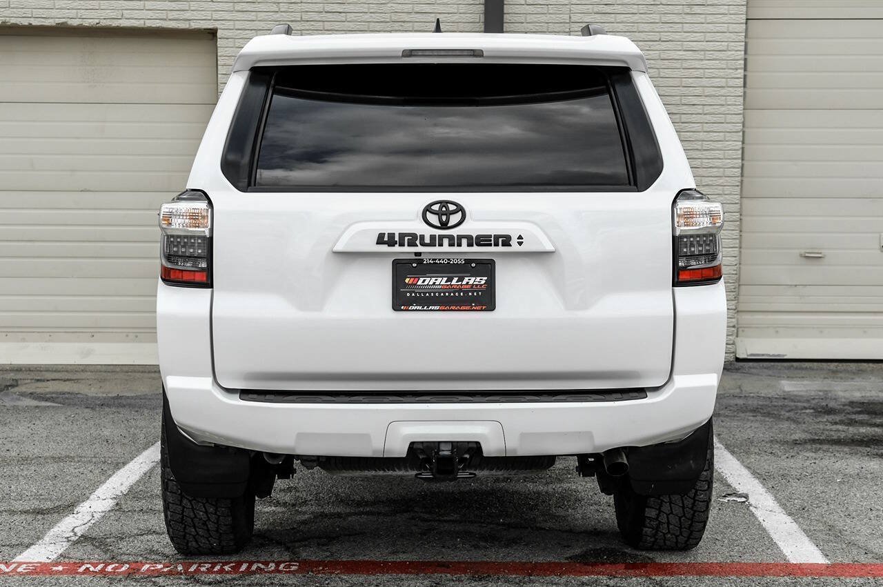 Used 2021 Toyota 4Runner SR5 Premium w/ Moonroof Package AWD/4WD image 12