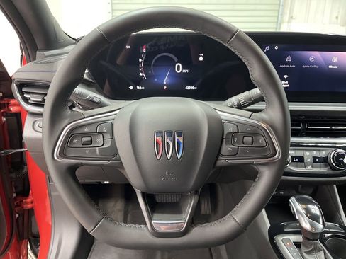 Used 2024 Buick Envista Sport Touring image 18