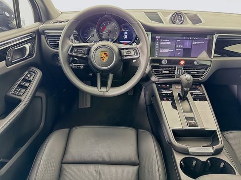 New 2026 Porsche Macan image 25