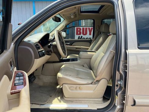 Used 2007 GMC Yukon XL SLT w/ SLT Preferred Equipment Group image 10