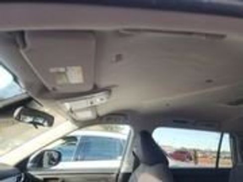 Used 2022 Toyota Highlander LE image 21