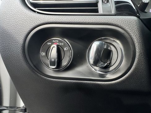 Used 2024 Porsche Macan image 22