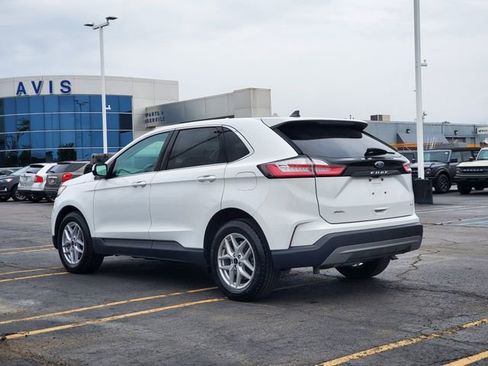 Used 2024 Ford Edge SEL w/ Convenience Package AWD/4WD image 3