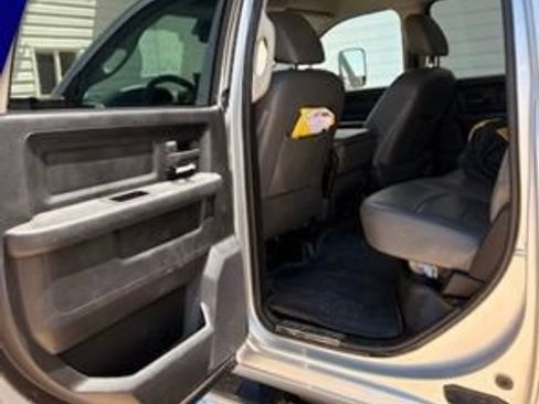 Used 2018 RAM 3500 Tradesman w/ Chrome Appearance Group AWD/4WD image 4
