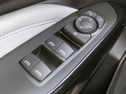 Used 2024 Chevrolet Trax LT w/ Driver Confidence Package image 18