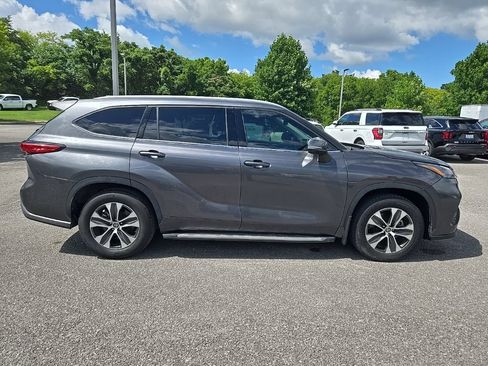 Used 2022 Toyota Highlander XLE FWD image 8