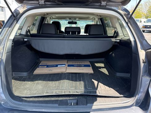 Used 2014 Subaru Outback 2.5i Limited AWD/4WD image 7