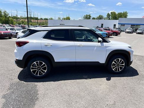 New 2026 Chevrolet TrailBlazer LT w/ Convenience Package AWD/4WD image 7
