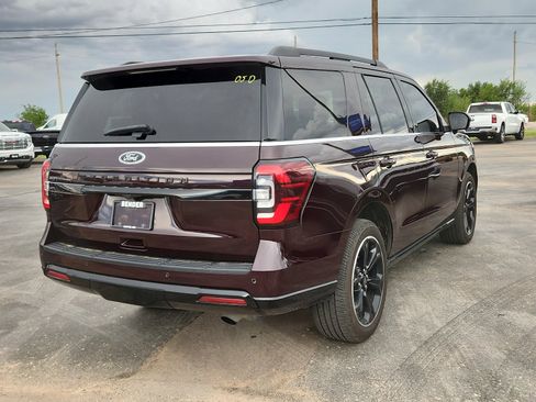 Used 2023 Ford Expedition Limited AWD/4WD image 4