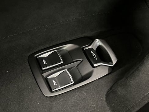 Used 2024 McLaren 750S image 13