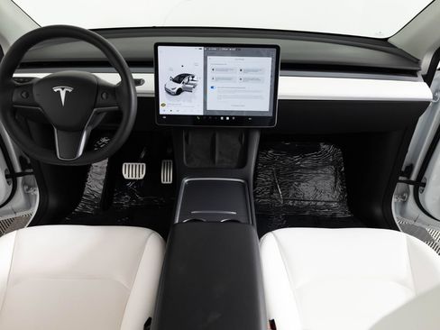 Used 2022 Tesla Model Y Performance AWD/4WD image 39