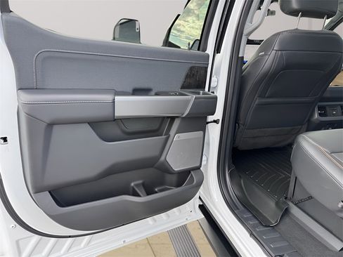 New 2026 Ford F250 Lariat w/ Black Appearance Package image 37