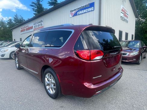 Used 2017 Chrysler Pacifica Limited w/ Advanced Safetytec Group FWD image 6