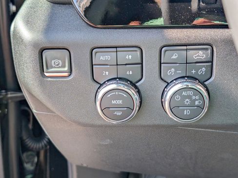 Used 2025 GMC Sierra 1500 Elevation w/ Elevation Premium Package image 18