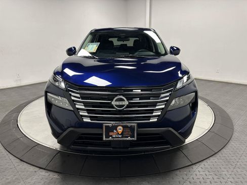Used 2026 Nissan Rogue SV AWD/4WD image 4