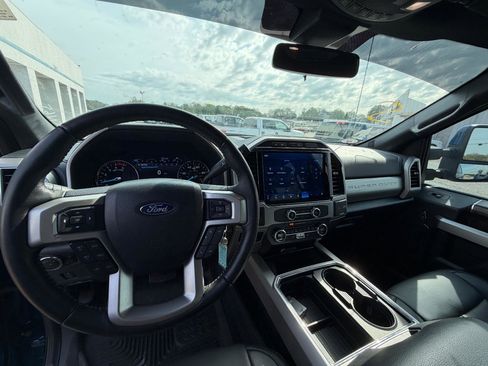 Used 2022 Ford F250 Lariat w/ Lariat Value Package image 11