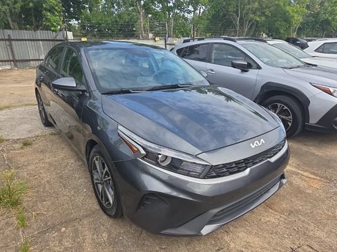 Used 2024 Kia Forte LXS FWD image 6