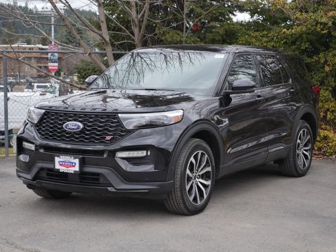 Certified 2021 Ford Explorer ST image 2