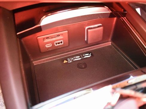 Used 2023 Buick Envision Avenir AWD/4WD image 59