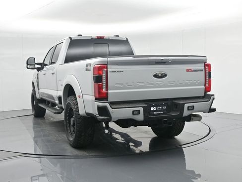 New 2026 Ford F250 Lariat w/ Black Appearance Package image 37