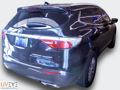 Used 2024 Buick Enclave Essence w/ Technology Package FWD image 3