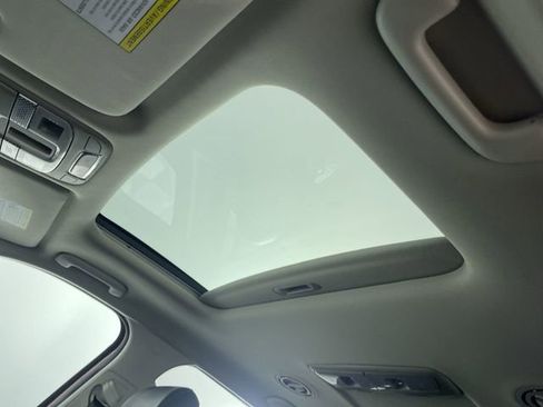 Certified 2023 Kia Telluride S w/ S Sunroof Package image 35