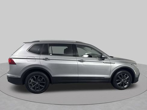 Used 2023 Volkswagen Tiguan SE AWD/4WD image 35