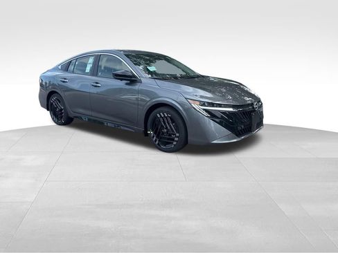 New 2026 Nissan Sentra SR w/ SR Premium Package FWD image 7