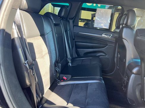 Used 2018 Jeep Grand Cherokee Altitude image 33