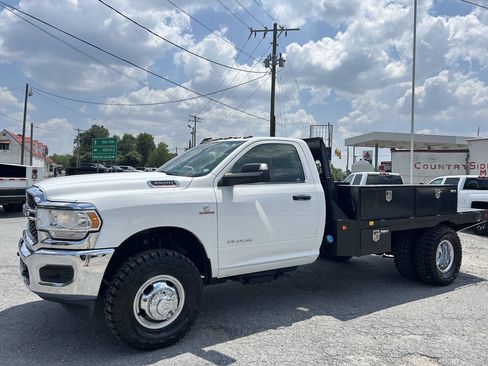 Used 2019 RAM 3500 Tradesman AWD/4WD image 2