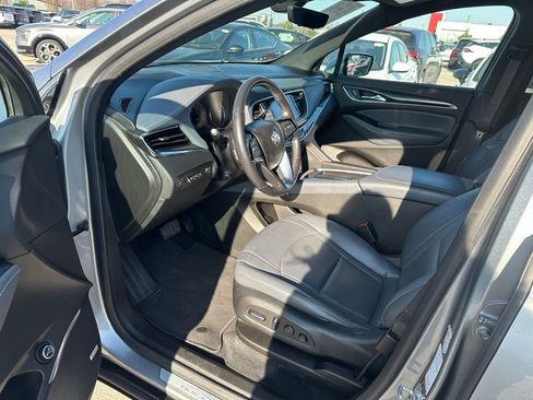 Used 2024 Buick Enclave Premium image 12