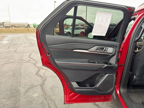 Used 2025 Ford Explorer ST w/ Sun And Sound Package image 15