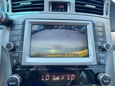 Used 2011 Toyota Avalon Limited FWD image 16